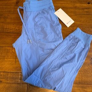 Lululemon dance studio mid rise joggers size 8 color pool LW5ENMS NWT